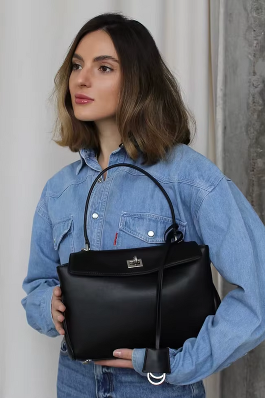 Elegante Business Schultertasche aus veganem Leder für Damen