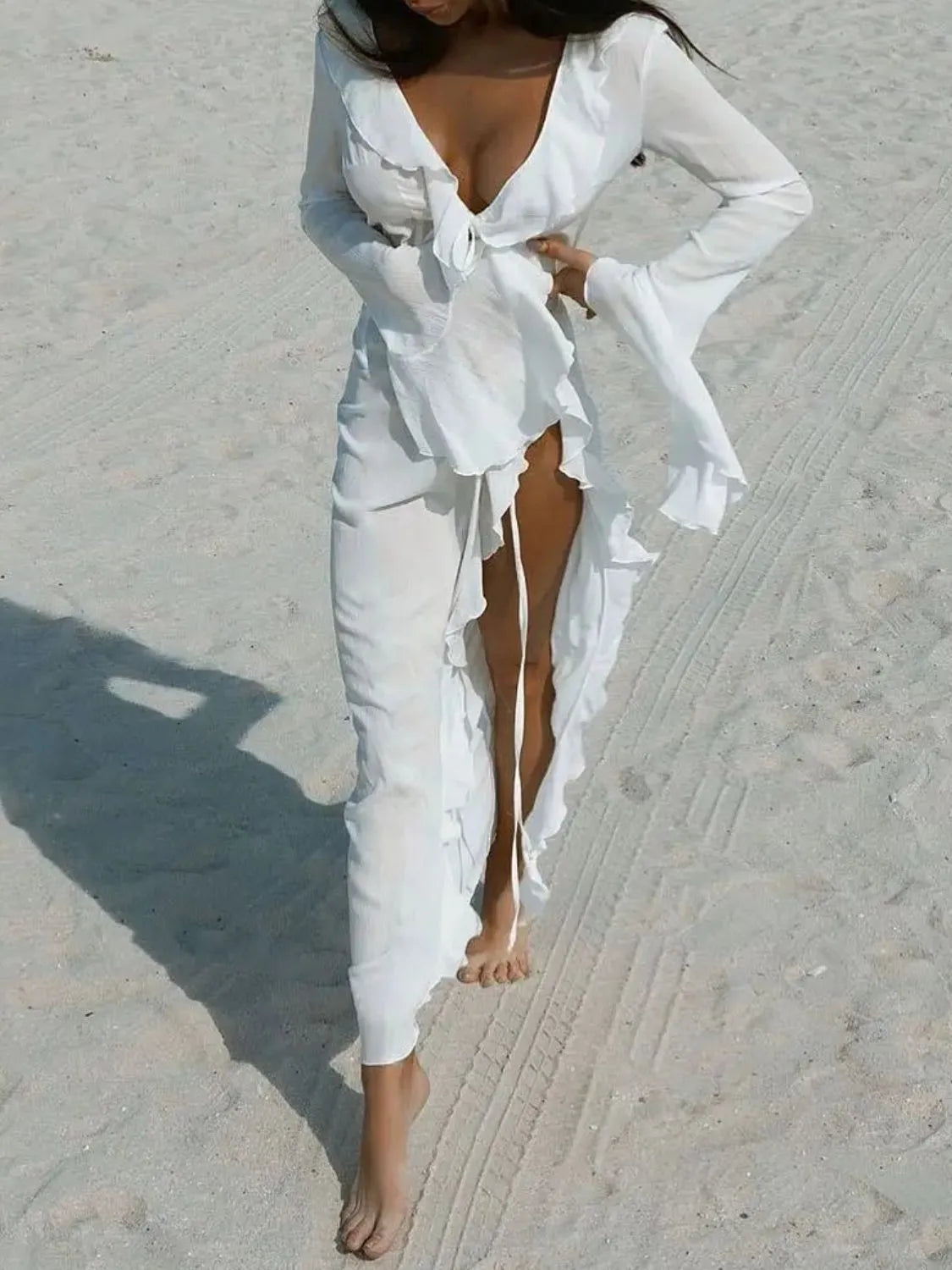Langärmliges Strandkleid mit Rüschen