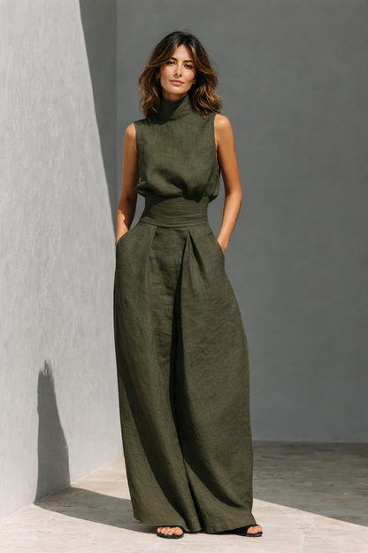 Minimalistisches Set aus Top aus Baumwoll-Leinen und Hosen mit weitem Bein