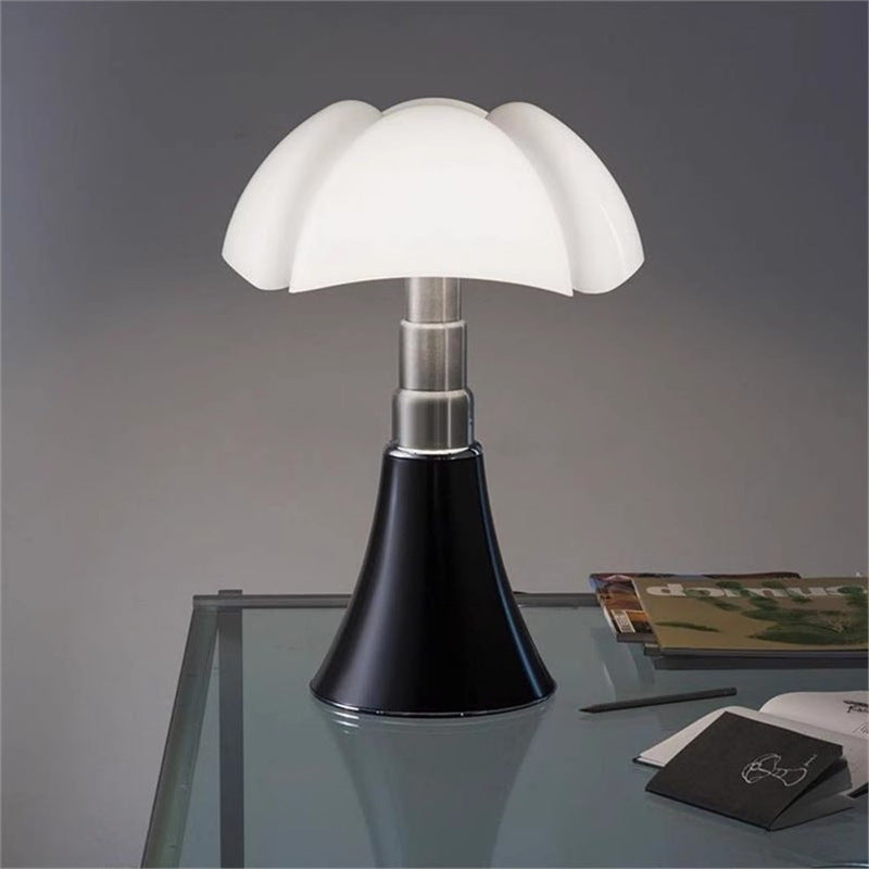 Tischlampe im Fledermaus-Stil Design
