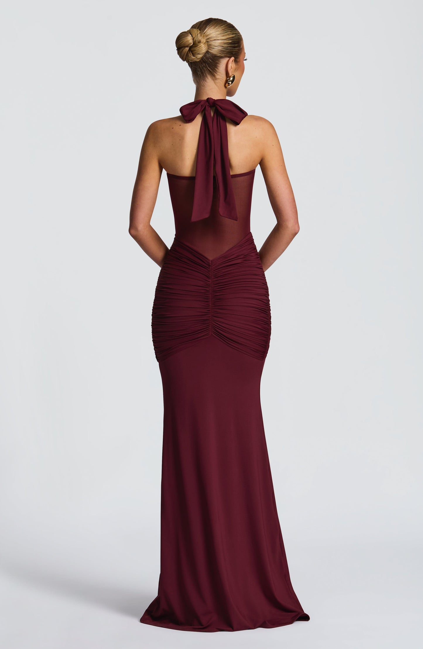 Ärmelloses gerafftes Jersey-Mesh-Maxikleid