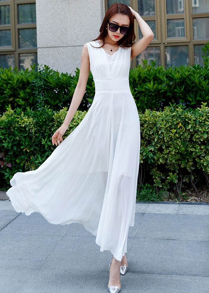 Weißes ärmelloses Chiffon-Maxikleid mit hoher Taille und ausgestelltem Rock