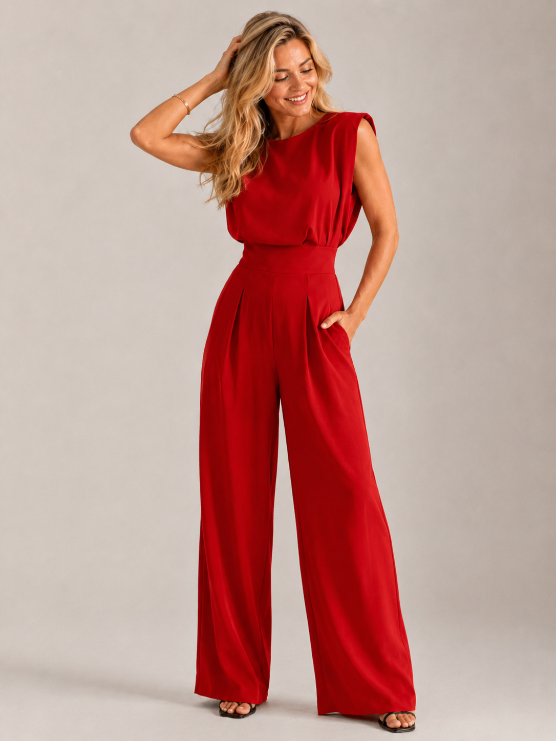 Ärmelloser knitterfreier Jumpsuit mit geradem Bein