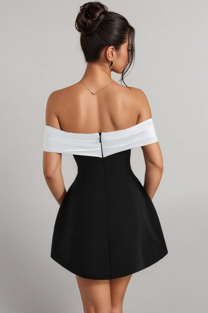 Schulterfreies Bardot-Minikleid aus Krepp Schwarz Weiß