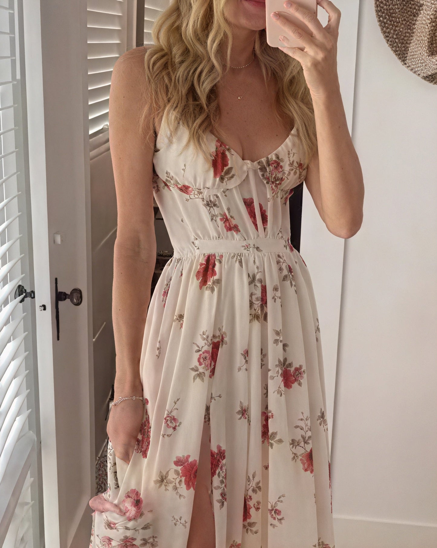 Rückansicht des Damen Maxikleids mit Blumenprint