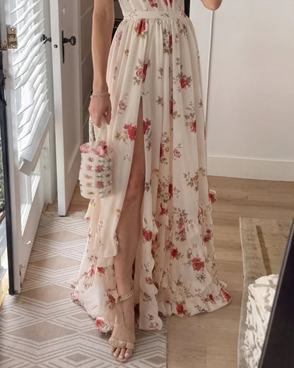 Detailansicht des Blumenprints am Damen Maxikleid