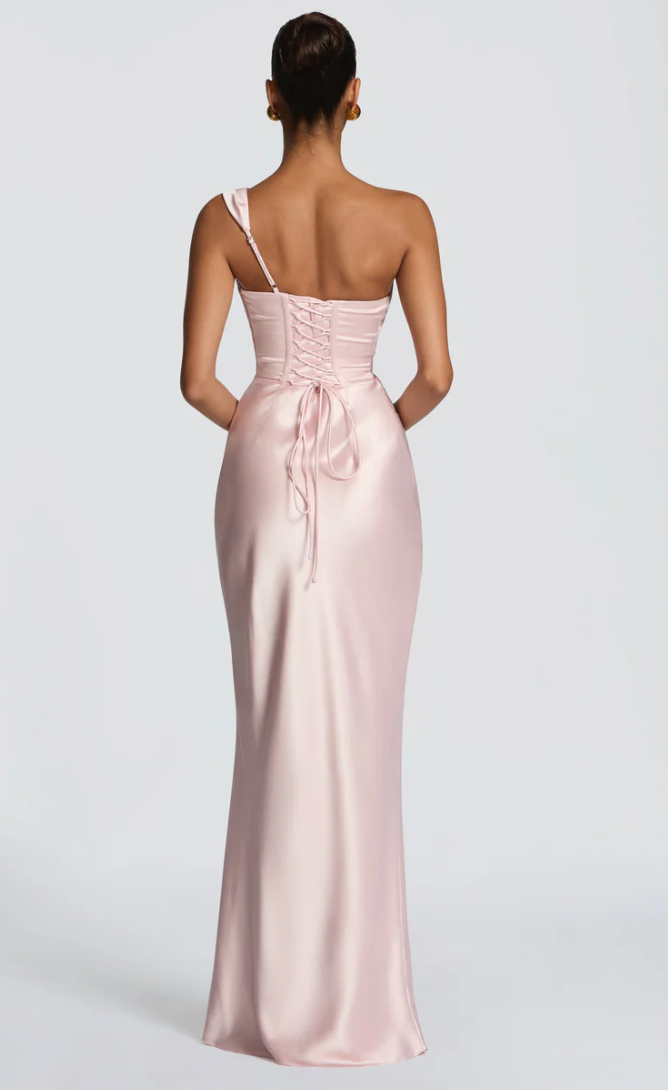 Satin Maxikleid in Rosa mit plissiertem Ein-Schulter-Design