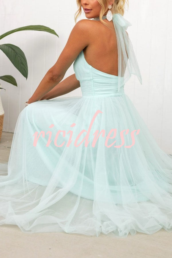 Maxikleid mit gerafftem Tüll-Halfterdetail