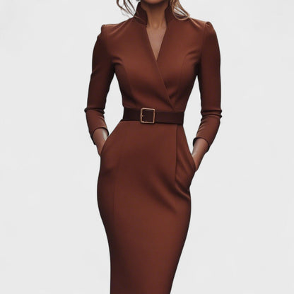 Elegantes Bleistiftkleid mit Gürtel für einen anspruchsvollen Stil