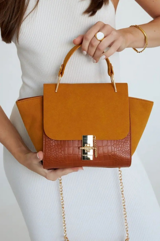 Vittora Karamell | Elegante Handtasche aus veganem Leder mit Kroko-Prägung und goldenen Details für Damen