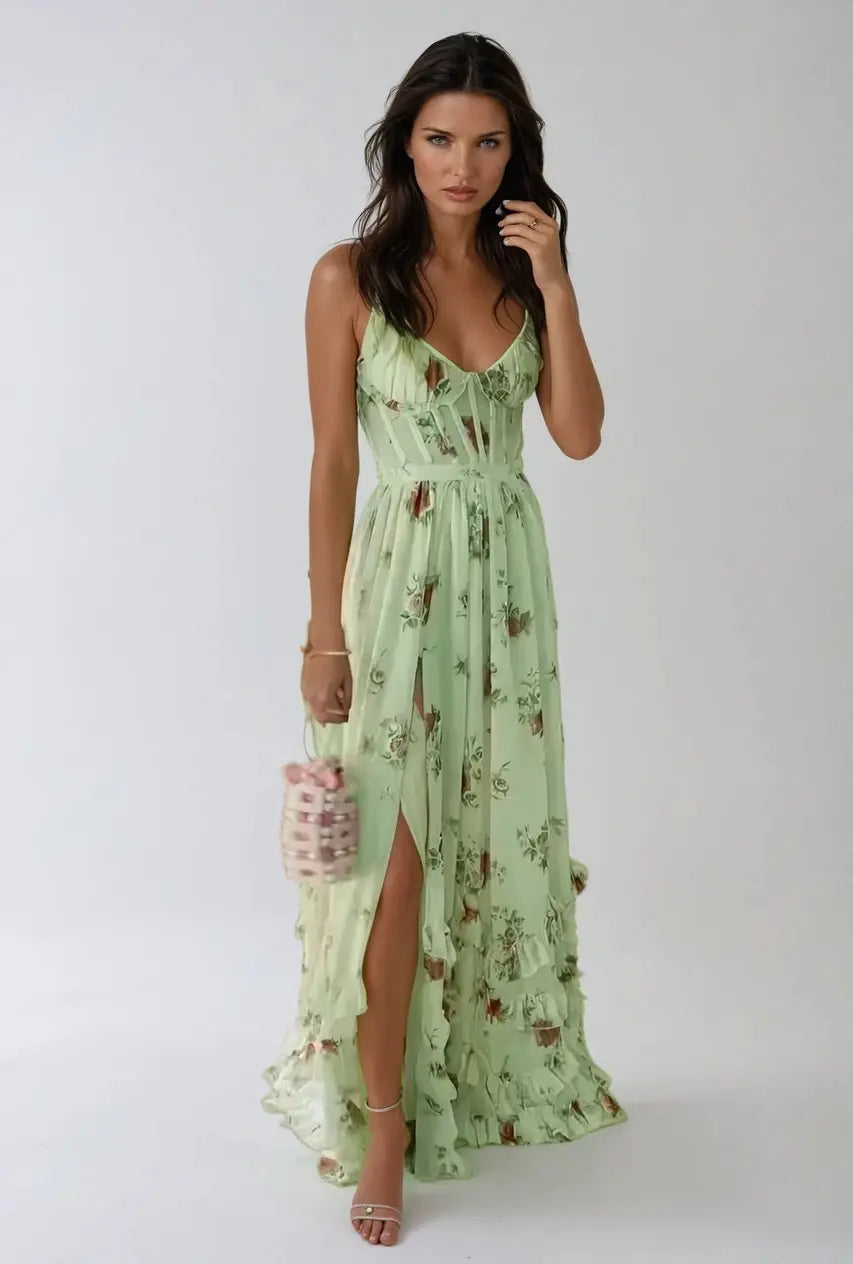 Maxikleid mit Spaghettiträgern und Rüschensaum