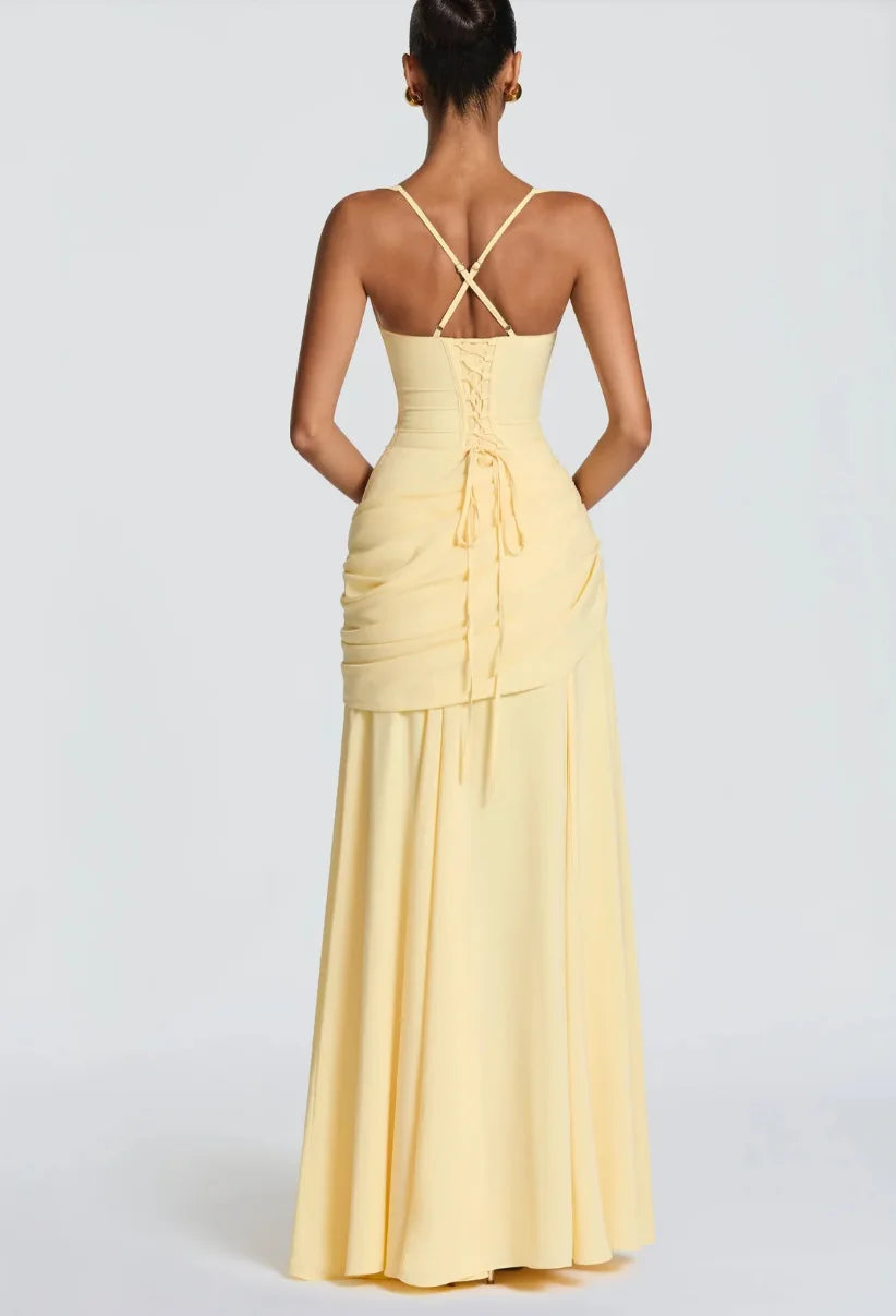 Gelbes gerafftes, drapiertes Maxikleid