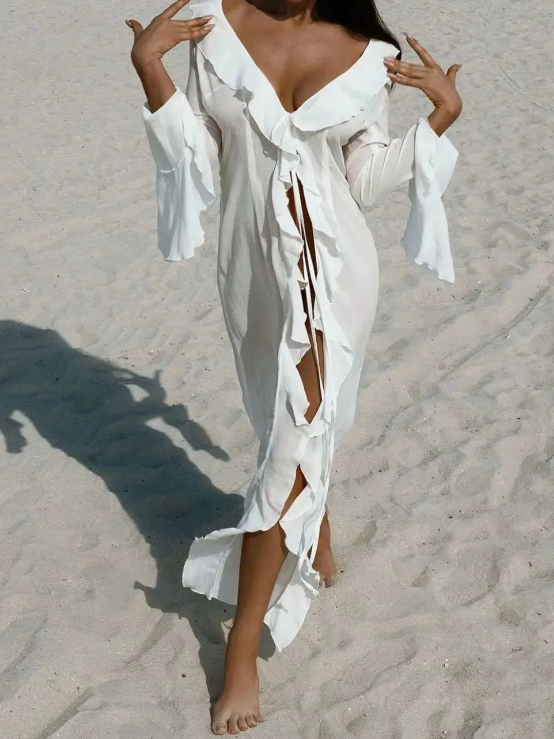 Langärmliges Strandkleid mit Rüschen