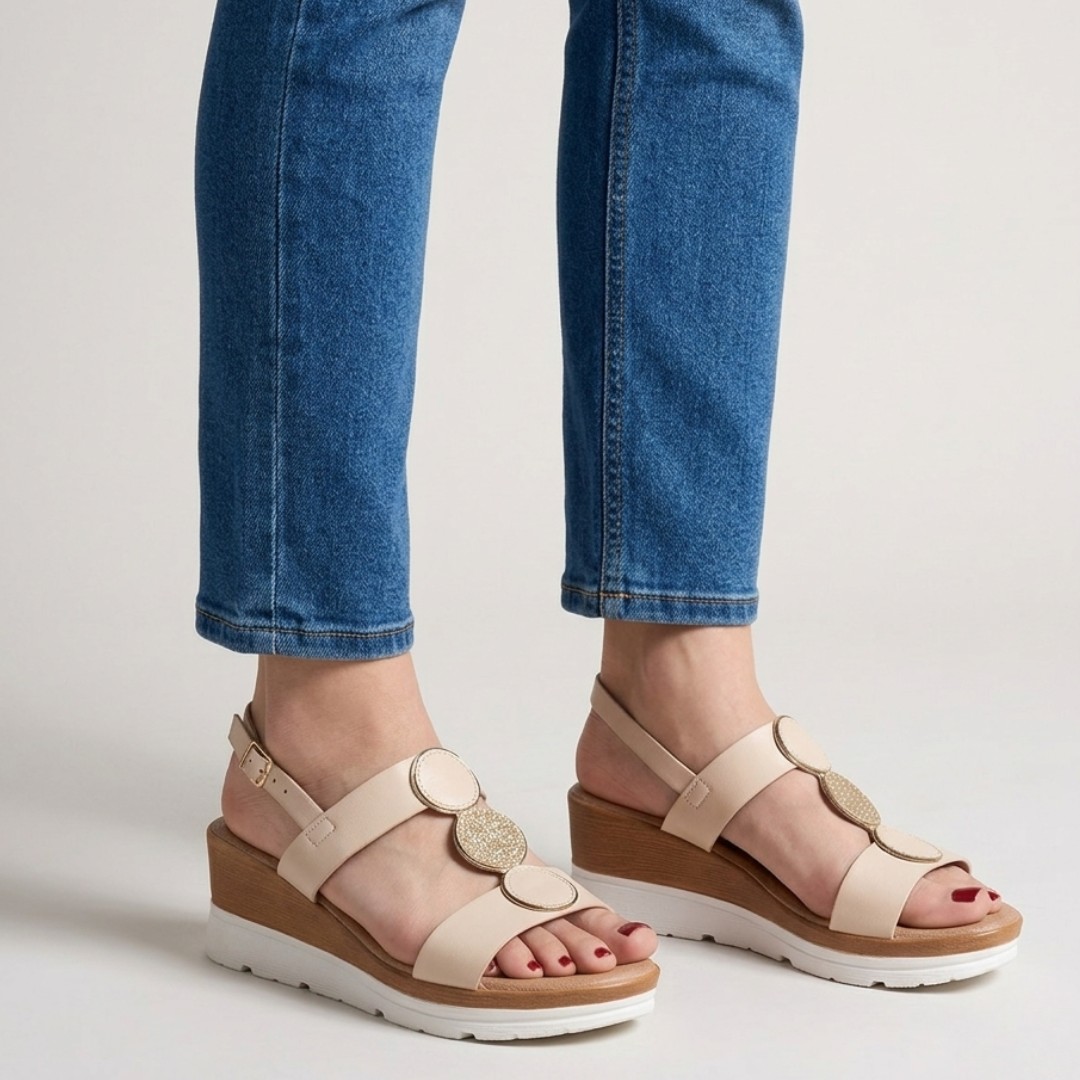Modische Sandalen mit Keilabsatz und hohem Tragekomfort