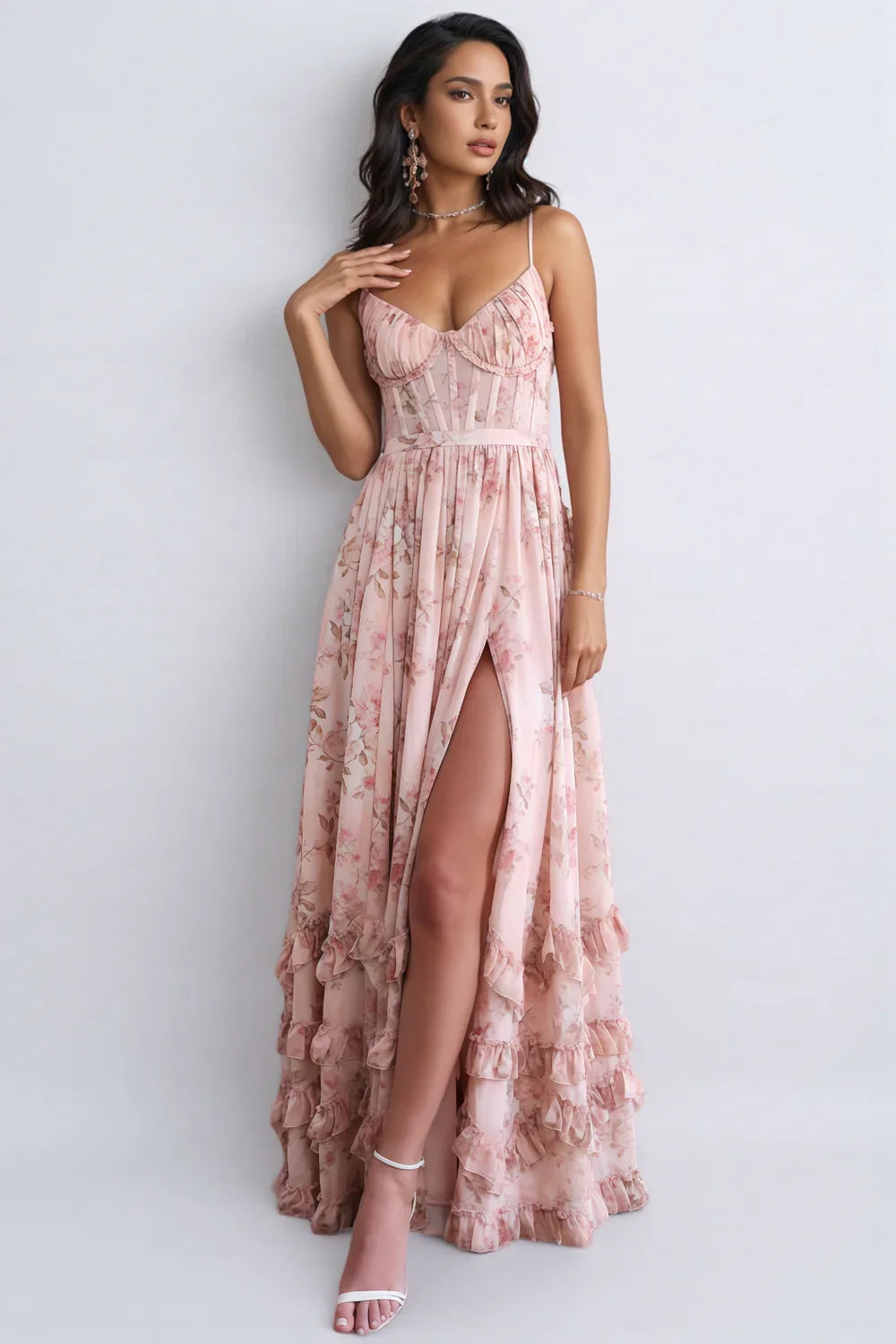 Maxikleid mit Spaghettiträgern und Rüschensaum
