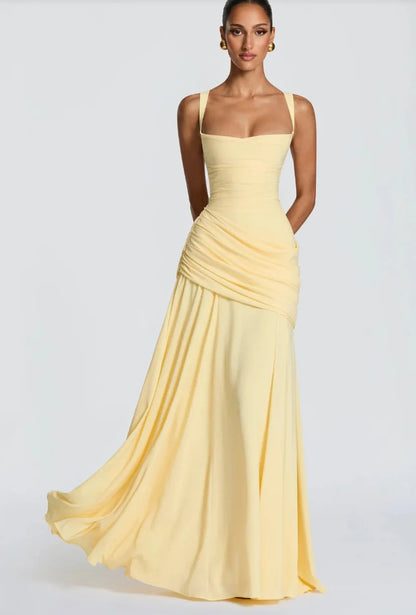 Gelbes gerafftes, drapiertes Maxikleid