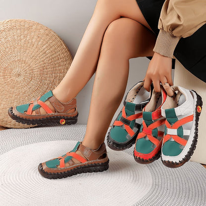 Damen Ledersandalen mit flacher Sohle in stilvoller Freizeitoptik