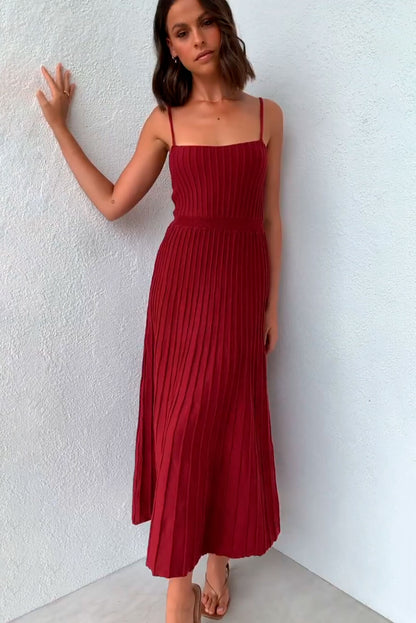 Plissiertes Strick-Midikleid mit Spaghettiträgern