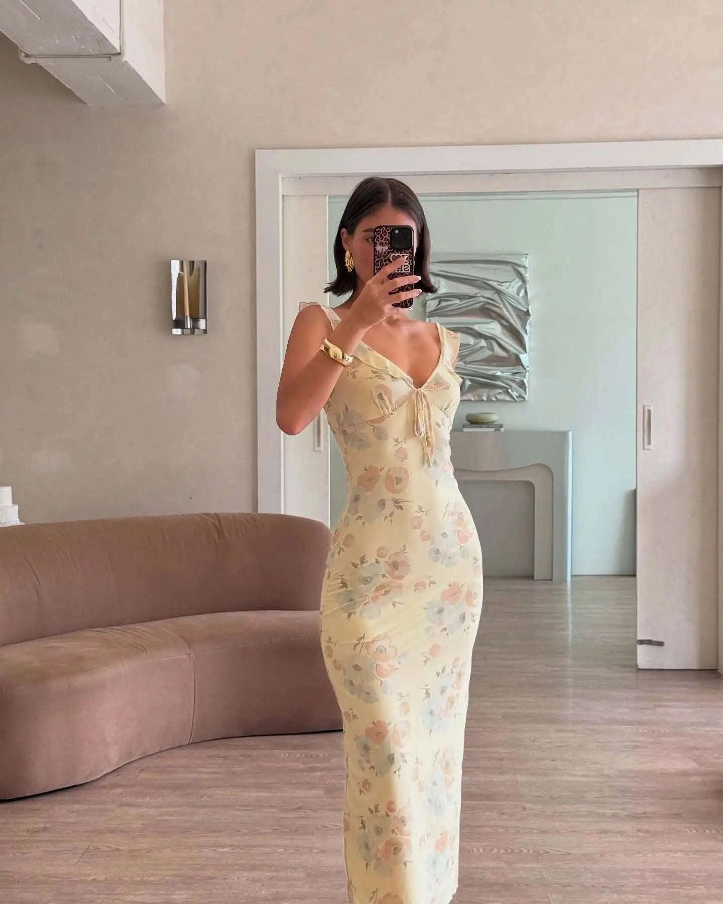 Florales Maxikleid mit tiefem V-Ausschnitt und offenem Rücken Sommerkleid
