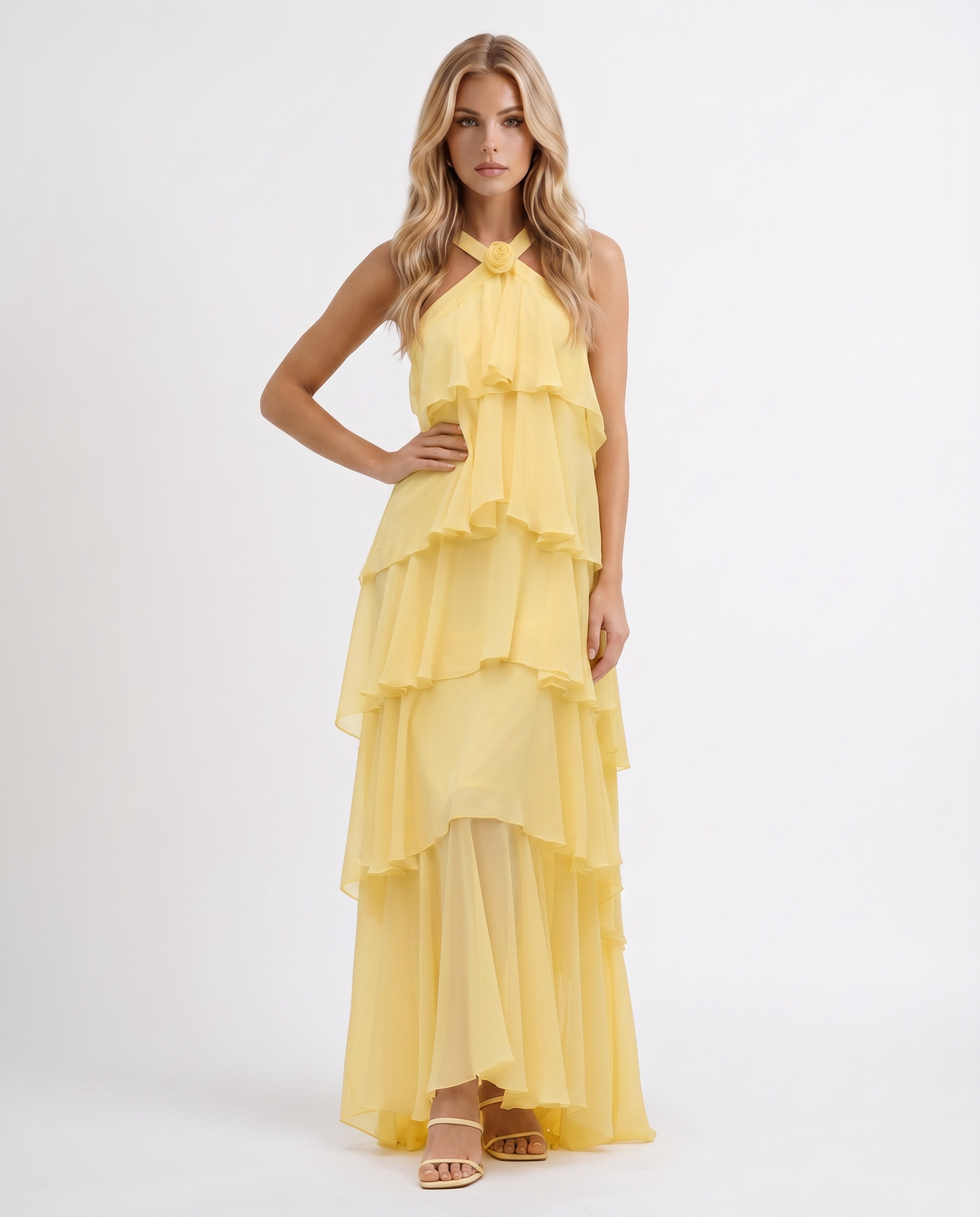 Maxikleid mit mehrlagigem Volant und Neckholder-Ausschnitt