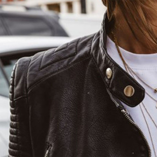 Damen Lederjacke Mit Klassischem Schnitt