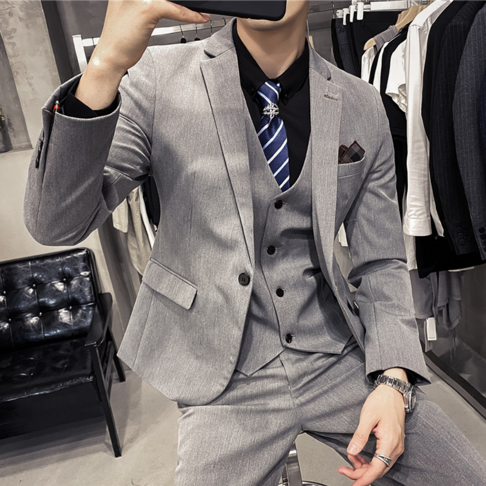 Herren Anzug Dreiteilig Mit Klassischem Design