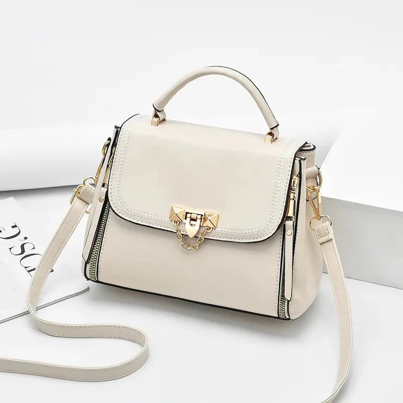 Modische Mini-Handtasche mit Kettendetail für Damen