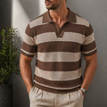 Herren Strick-Poloshirt mit Streifen und kurzen Ärmeln frontal dargestellt