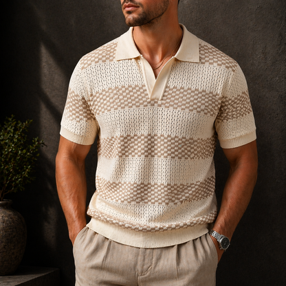 Herren Kurzarm-Poloshirt aus Strick mit gestreiftem Muster von hinten