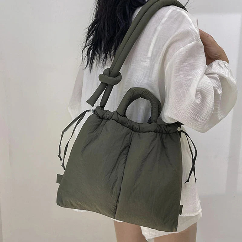 Gepolsterte Trend-Handtasche für Damen