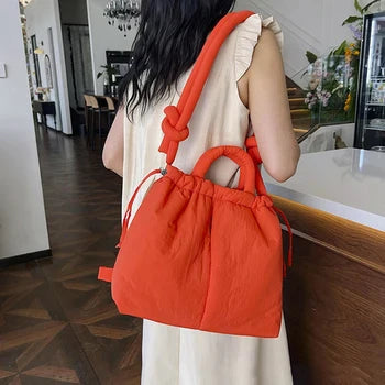 Gepolsterte Trend-Handtasche für Damen