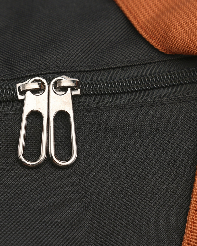 Robuste Reisetasche mit Kontrastträgern für Herren