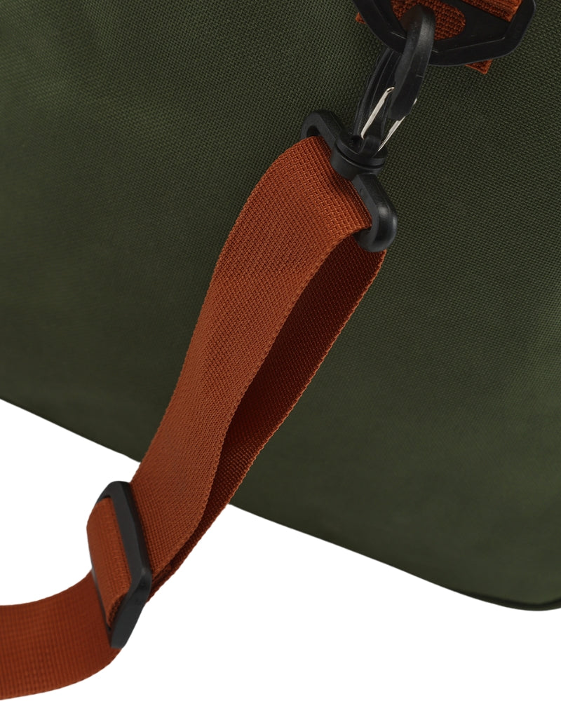 Robuste Reisetasche mit Kontrastträgern für Herren