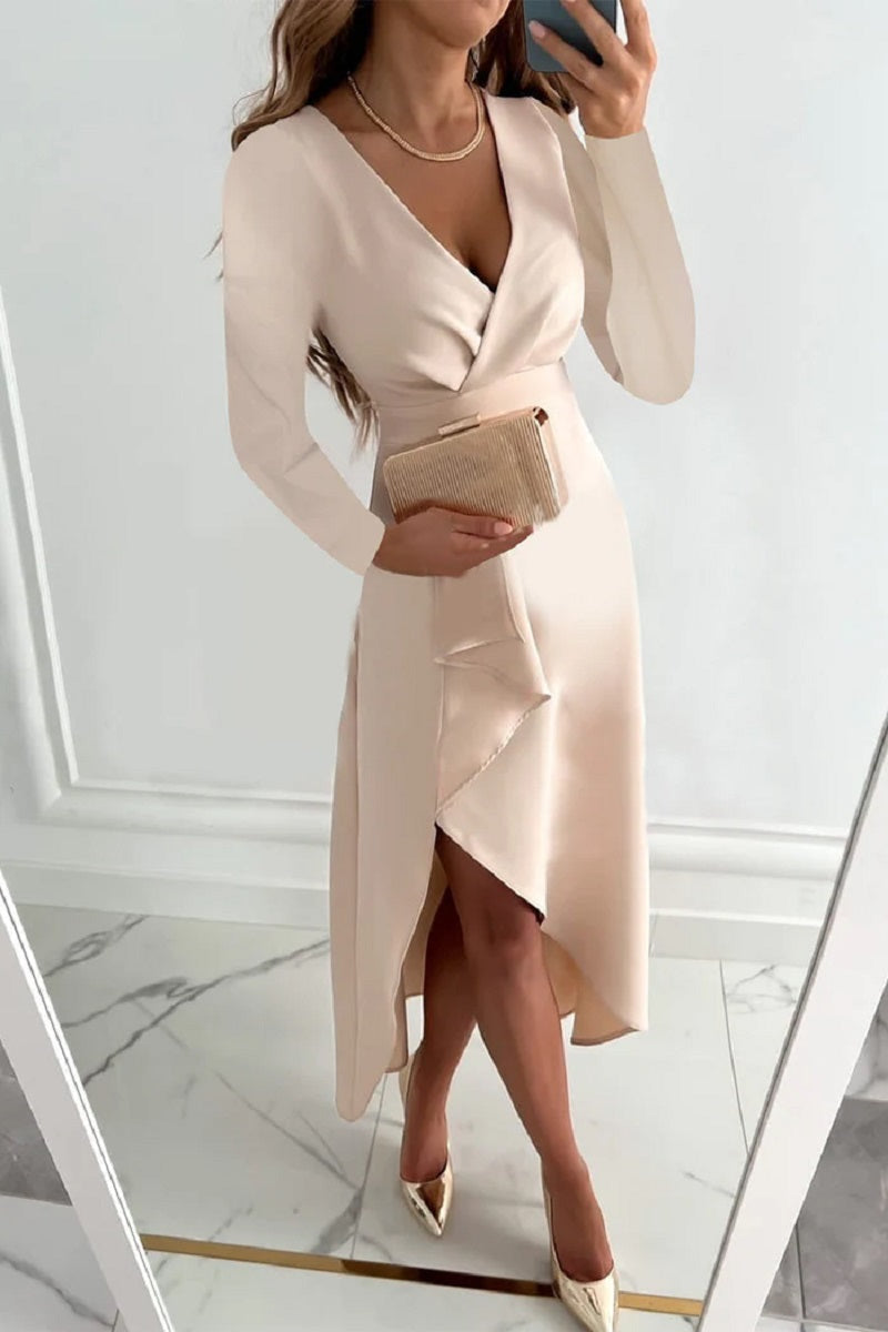 Elegantes einfarbiges plissiertes Damenkleid