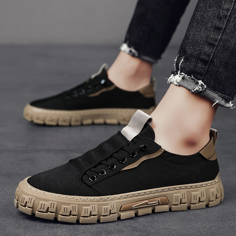 Herren Canvas Sneaker mit robuster Profilsohle in kompletter Produktansicht