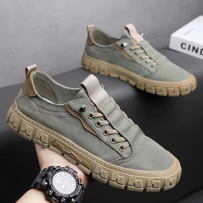 Herren Canvas Sneaker mit griffiger Laufsohle in Seitenansicht