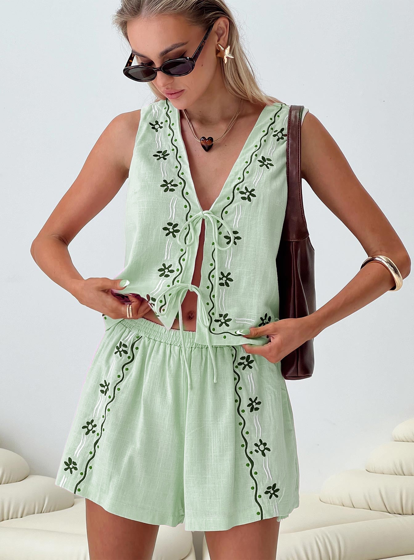 Damen luftiges zweiteiliges Sommer-Set mit Blumenstickerei