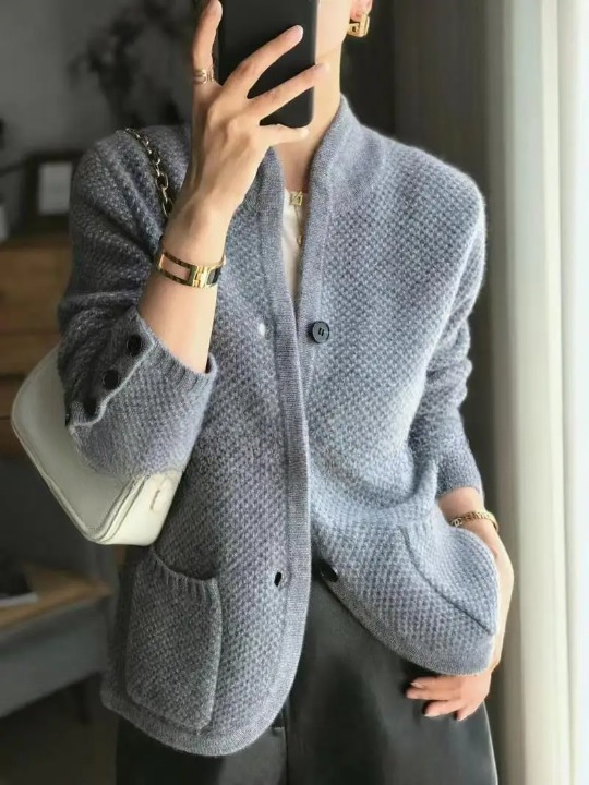 Damen Elegante Strickjacke Mit Knopfdetails