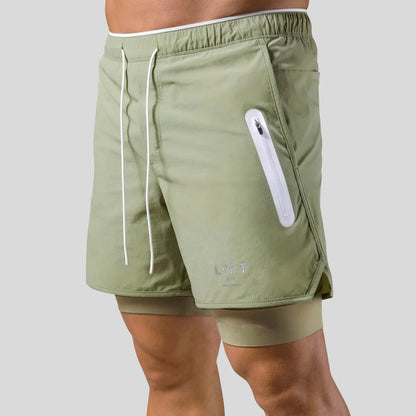 Herren-Trainingshose mit integrierten Kompressionsshorts
