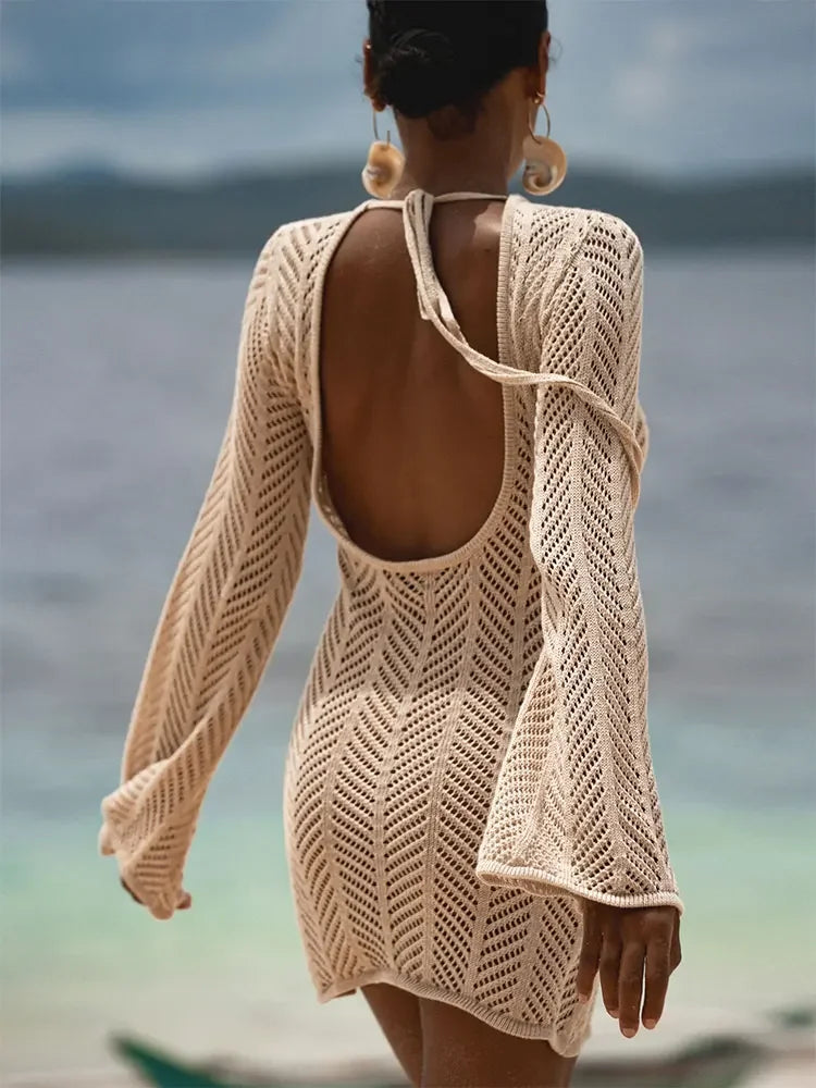 Rückenfreies gehäkeltes Strick-Minikleid mit langen Ärmeln Strandüberwurf