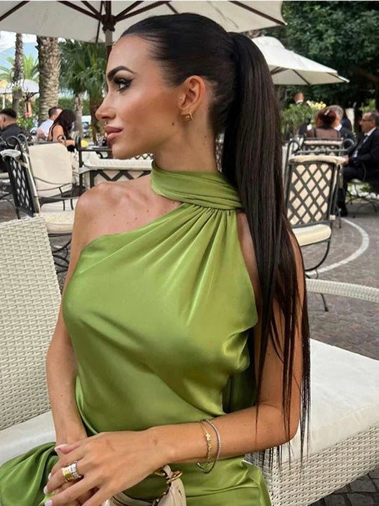 Damen Abendkleid Mit Einem Schulterdesign Und Schleppe