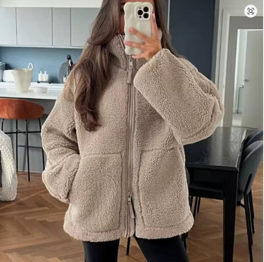 Damen Wolljacke Mit Reißverschluss Im Modernen Design
