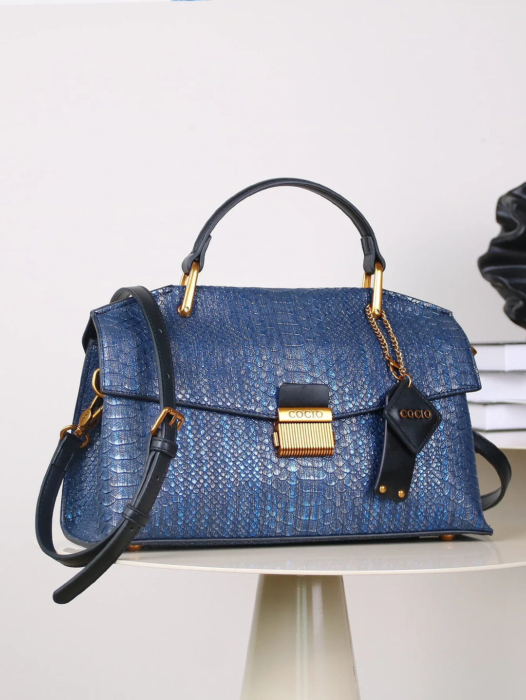 Glänzende Schlangenprint-Handtasche für Damen