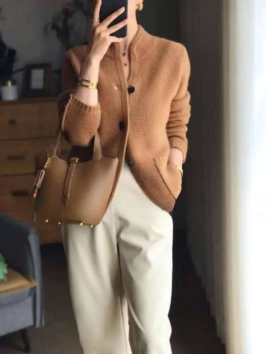 Damen Elegante Strickjacke Mit Knopfdetails