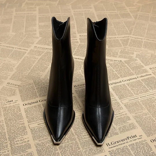 Damen Chelsea Boots Mit Modernem Chrom-Detail Und Schlankem Design
