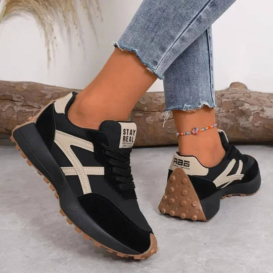 Damen Sneakers Mit Rutschfester Sohle Im Sportlichen Design