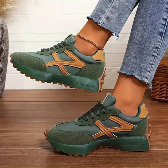 Damen Sneakers Mit Rutschfester Sohle Im Sportlichen Design