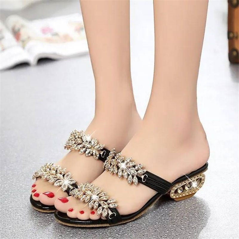 Sommerliche Damen Sandalen mit komfortabler Passform von oben fotografiert