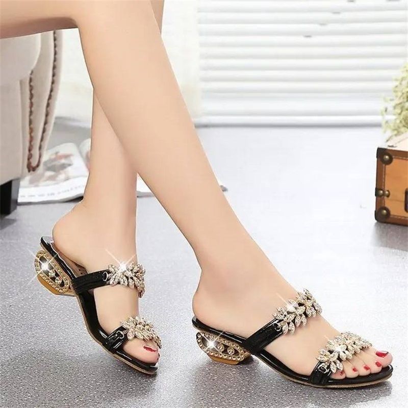Stilvolle Damen Sandalen mit bequemer Passform und glitzernden Akzenten