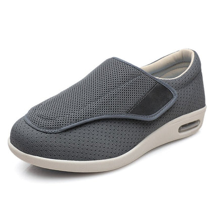 Ansicht von oben auf Herren Komfortschuhe zum Hineinschlüpfen